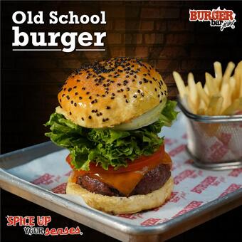 Burger Bar Joint Suc. Patio Universidad Reservandonos.com (7)