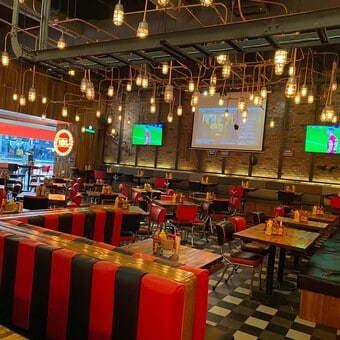 Restaurante Burger Bar Joint Fórum Buenavista con Reservándonos (1)