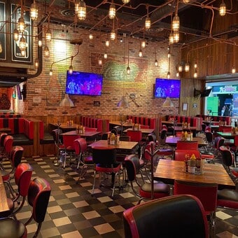 Restaurante Burger Bar Joint Fórum Buenavista con Reservándonos (2)