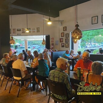 Restaurante Babe's Noodles & Bar Playa del Carmen con Reservándonos (5)