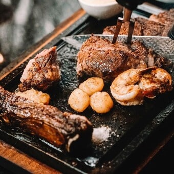 Restaurante ROCA Steakhouse Mérida con Reservandonos (9)