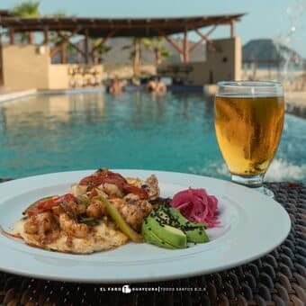 Restaurante El Faro Beach Club Todos Santos con Reservandonos (4)