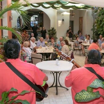 Restaurante El Jardín Café Todos Santos con Reservandonos (1)