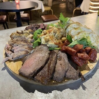 Restaurante Megaburros Ensenada con Reservandonos (12)