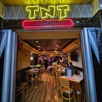 Restaurante TNT Diversión Explosiva Universidad con Reservándonos (7)